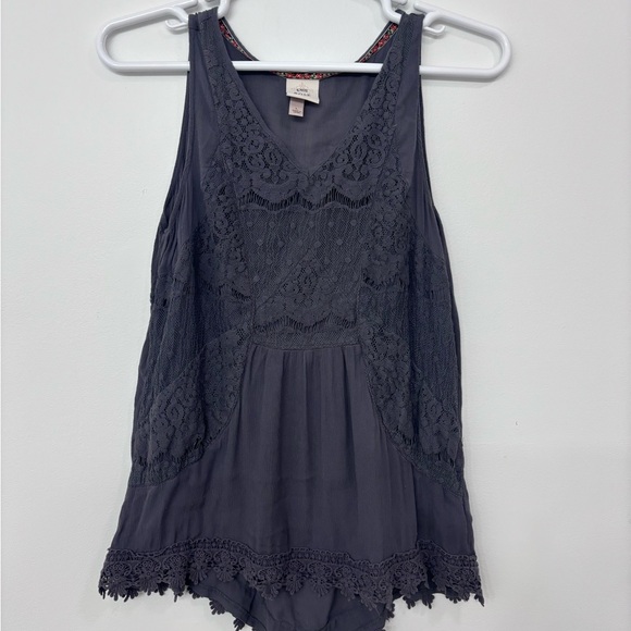 Knox Rose Green and Gray Embroidered Tops - Picture 9 of 15